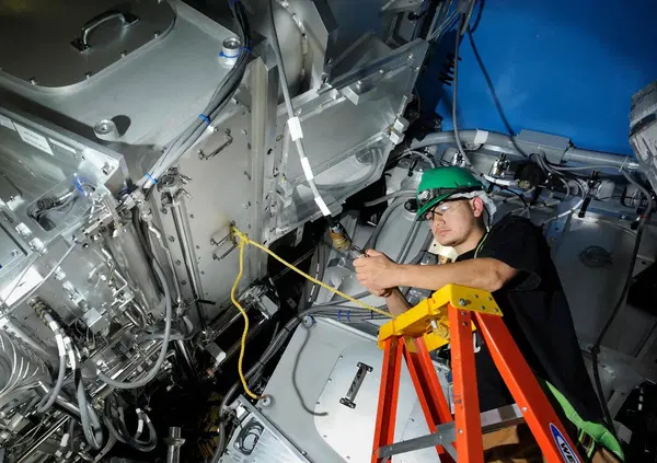 Abbiamo scoperto la fusione nucleare? Cosa significa e come cambia il futuro dell'energia (e delle auto a zero emissioni)