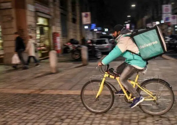 [VIDEO] Giovane rider travolto da una minicar sulla pista ciclabile, l'avvocato: "Lo ha investito di proposito"