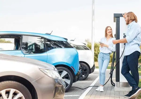Ecco come le auto elettriche potrebbero rilanciare l'industria italiana