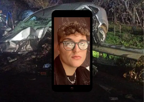 Terribile scontro frontale tra due auto: quattro feriti e due morti tutti giovanissimi