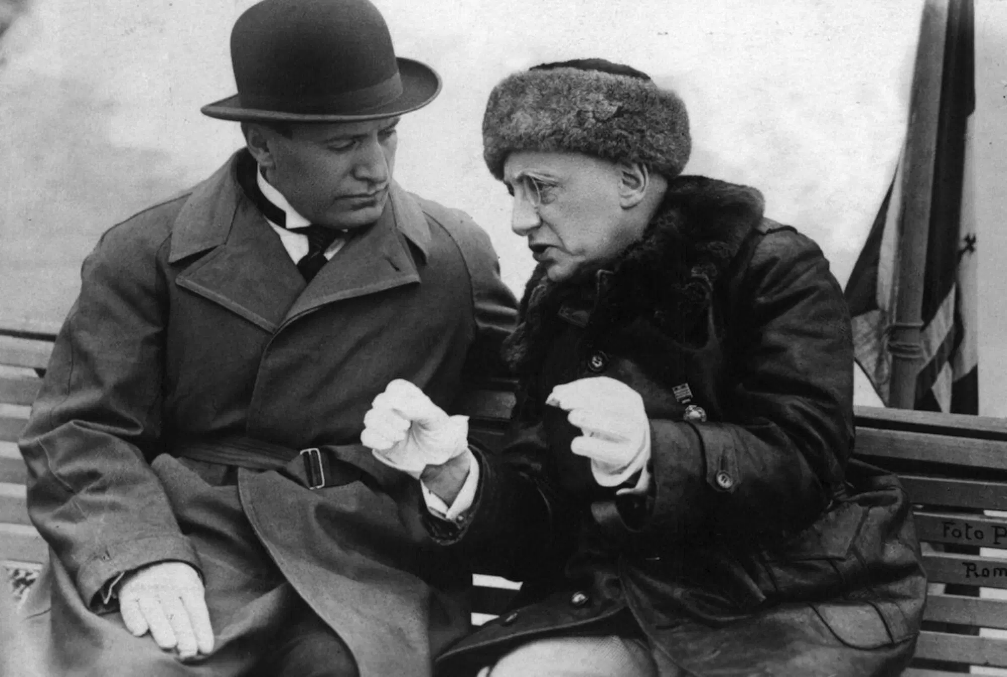 Gabriele D'Annunzio, a destra, con Benito Mussolini