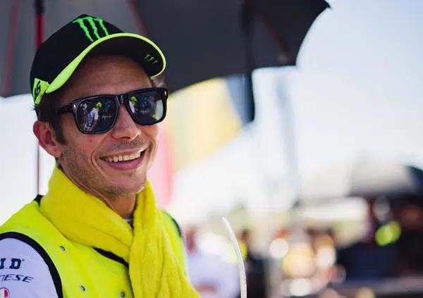 Valentino Rossi diventa pilota ufficiale BMW M Motorsport per realizzare l'ultimo sogno nel cassetto