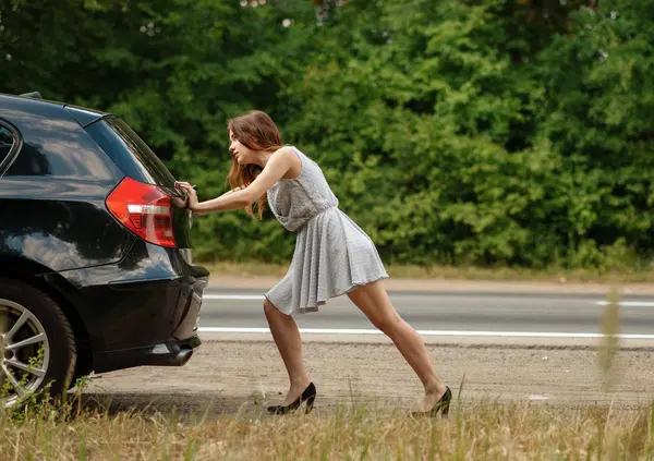 In arrivo limitazioni sull'erogazione dell'elettricit&agrave;, pronti a spingere l'auto?