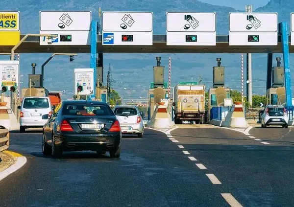Non solo carburanti: col nuovo anno &egrave; scattato pure l'aumento dei pedaggi autostradali. E non &egrave; finita...