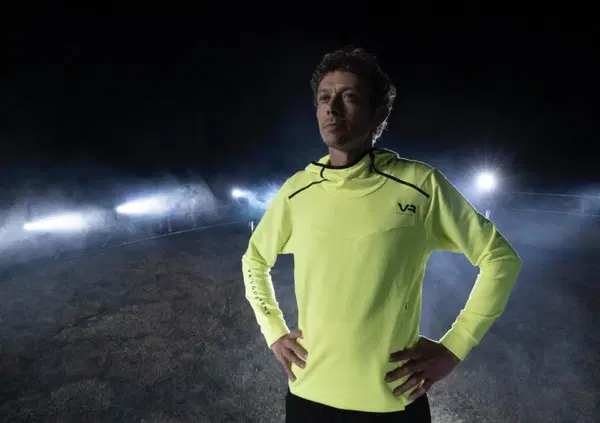 Valentino Rossi e l'altra passione per il giallo: ecco qual &egrave; l&rsquo;ultimo libro che ha letto e cosa c&rsquo;entra Gomorra