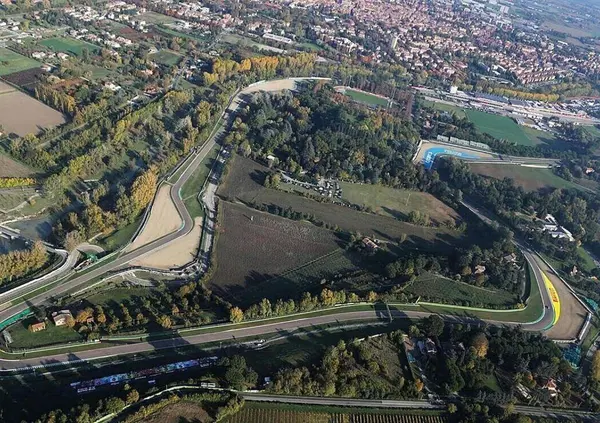 Verstappen fa troppo rumore e Imola paga: la multa all&rsquo;Autodromo per "colpa" di una Red Bull