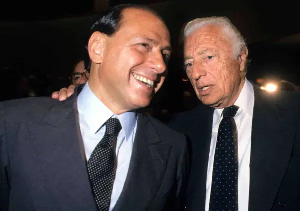 Gianni Agnelli, la politica e quei voti di fiducia a Berlusconi e D'Alema: &ldquo;Noi siamo filogovernativi&rdquo; 