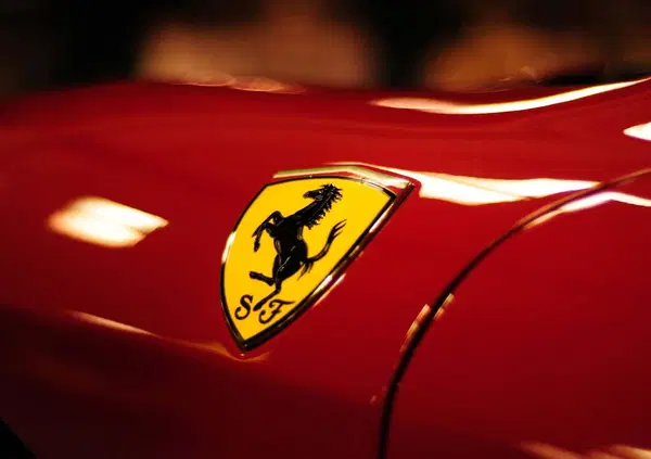 Come "romba" l'auto elettrica della Ferrari con il nuovo brevetto per il suono