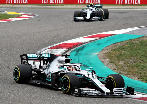 "Il clima in Mercedes &egrave; teso, le persone lasciano il team": l'accusa di Marko sulla gestione Wolff