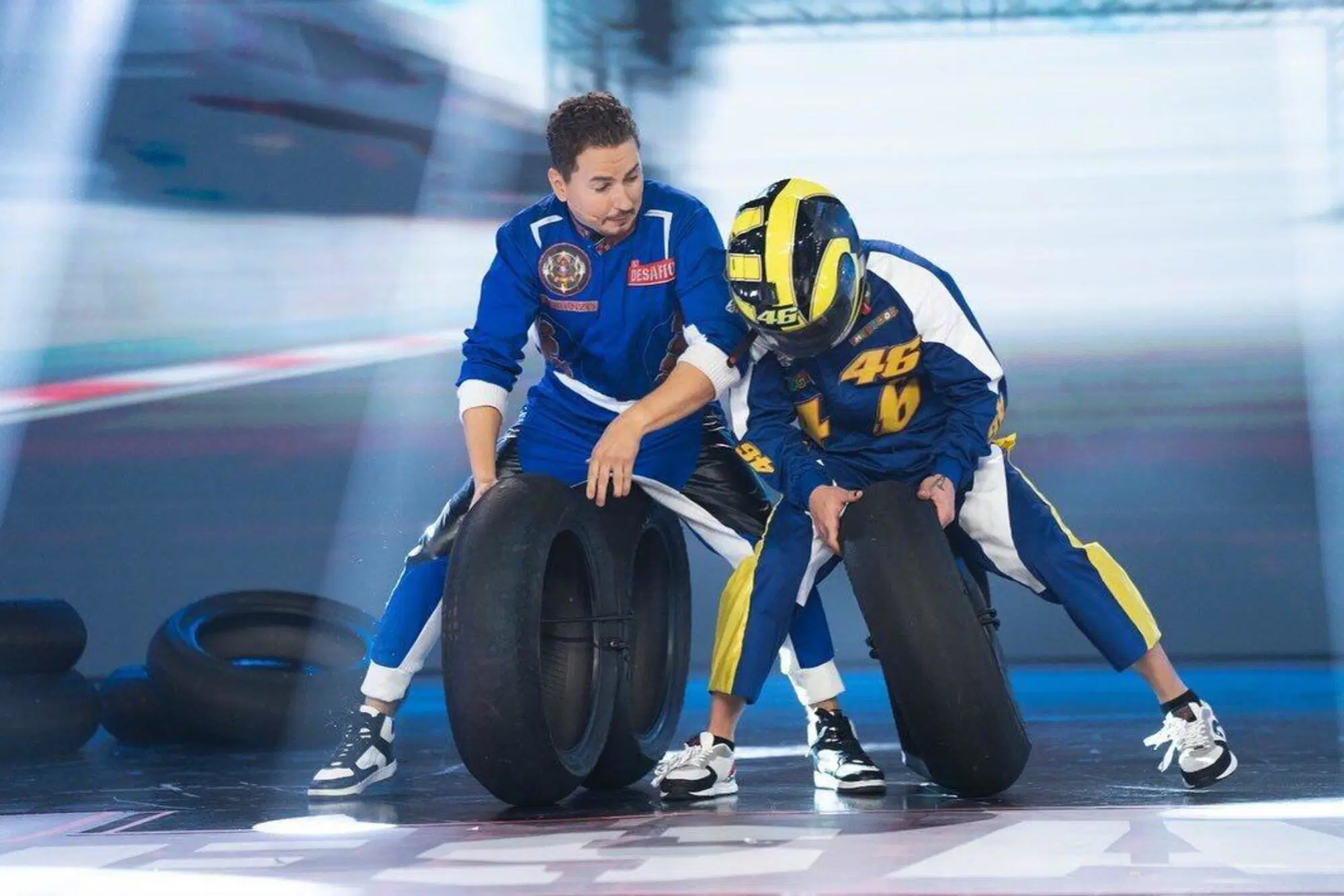 Jorge Lorenzo e "Valentino Rossi" Ballano sulle gomme