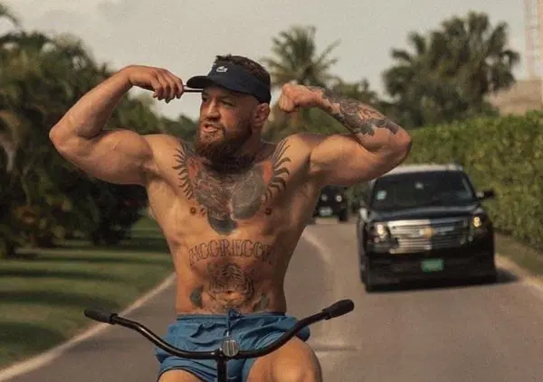 Conor McGregor ha rischiato di morire investito da un'auto, ecco come &egrave; avvenuto l'incidente [VIDEO]