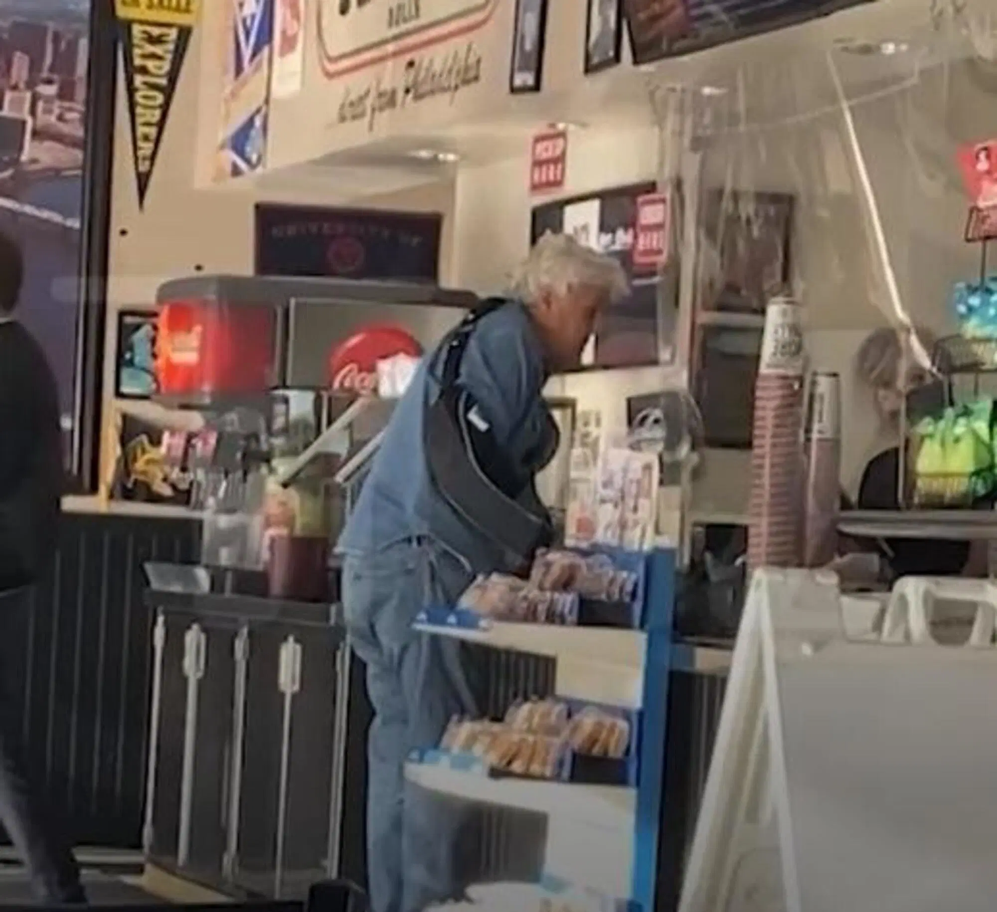 Il conduttore dopo l'infortunio