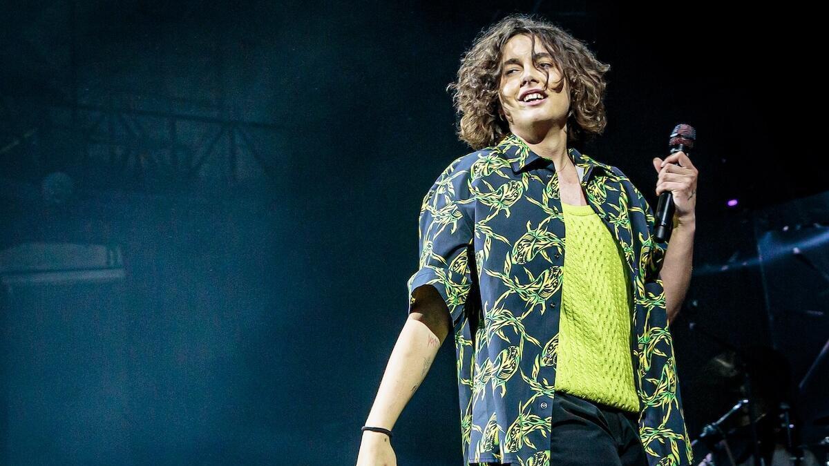 Non solo Sanremo. Ecco come Madame prende il foglio rosa... ma prima