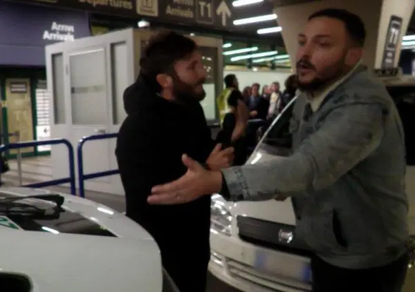 Dall'aeroporto al centro? Anche 300 euro (ma sarebbero 50). La tecnica dei &ldquo;tassisti selvaggi&rdquo;