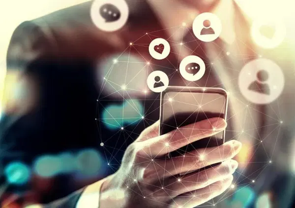 Ok ma che ca**o &egrave; Artifact, l'app creata dai padri di Instagram?