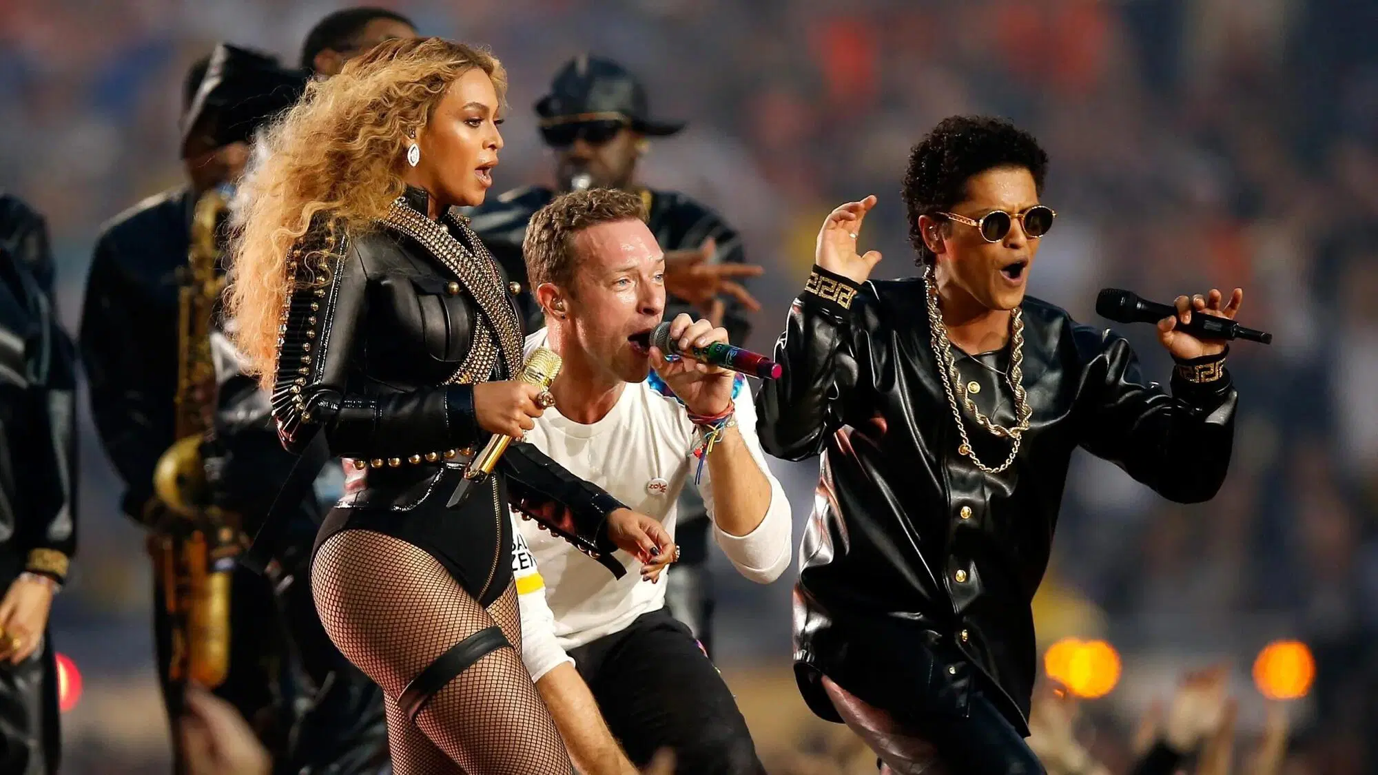 Beyonc&eacute;, Chris Martin e Bruno Mars all'haltime show del Super Bowl