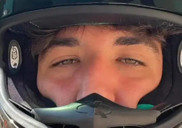 Falciato in moto da un'auto a 18 anni: cos&igrave; &egrave; morto il povero Davide