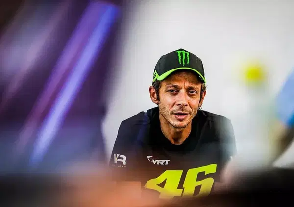 Ok, ma c&rsquo;&egrave; un grande assente tra tutti gli auguri fatti a Valentino Rossi per il suo compleanno