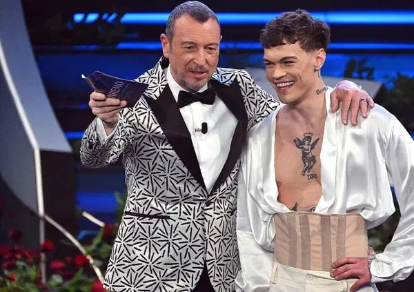 Blanco, le rose e gli studenti aggrediti al liceo: la vita reale ci (ri)apre gli occhi sull'effimero 