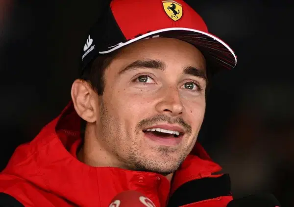 Leclerc racconta il suo arrivo in Ferrari con lo scherzo di Arrivabene: "Quando ho capito mi sono buttato in acqua"