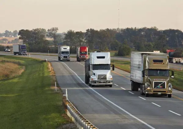 Rapinano un tir con la manovra a "tenaglia". Ecco in cosa consiste questa tecnica &ldquo;infallibile&rdquo;