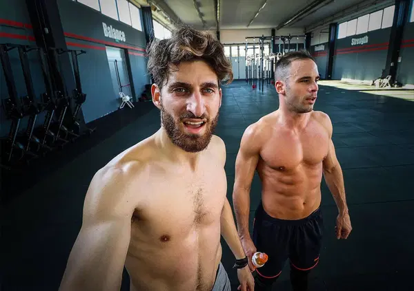 [VIDEO] Alberto Naska e Luca Salvadori: due guasconi, un compleanno e un regalo un po' cos&igrave;...