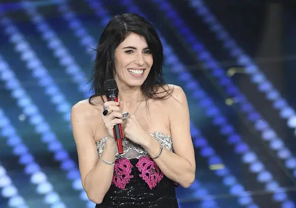 Giorgia &egrave; tornata e si conferma la pi&ugrave; brava di tutti. Con Blu 1 &egrave; la vera Chimera della discografia italiana