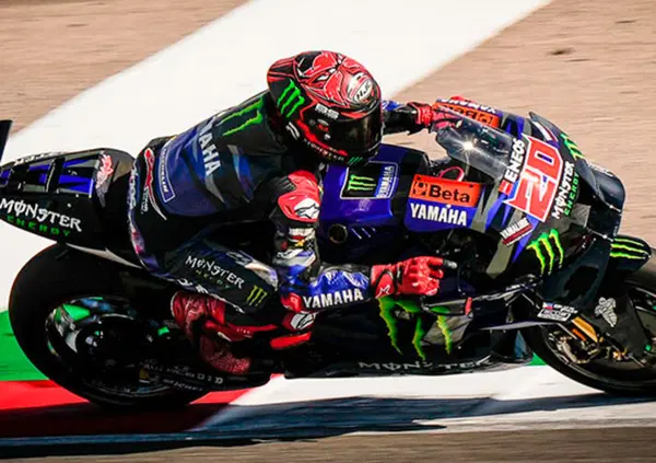 In Yamaha poche idee e anche confuse: "I meccanici mi hanno detto 'ci spiace, speriamo che non funzioni". Ma Quartararo &egrave; l&igrave;...