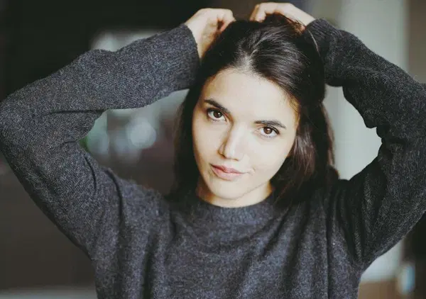 Lorena Spampinato: &ldquo;Un nuovo romanzo per eliminare lo sguardo maschile sull'adolescenza&rdquo;. E a Meloni consiglia&hellip;