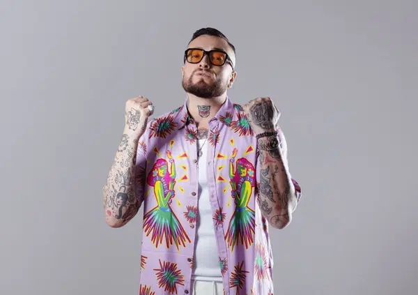 Quanto ci fanno godere i video hot di Gu&egrave; Pequeno: ecco come al rapper &egrave; "sfuggita" la storia Instagram...