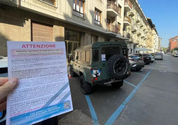 Sgonfiano le gomme e lasciano come firma il loro &ldquo;manifesto": sono i no Suv
