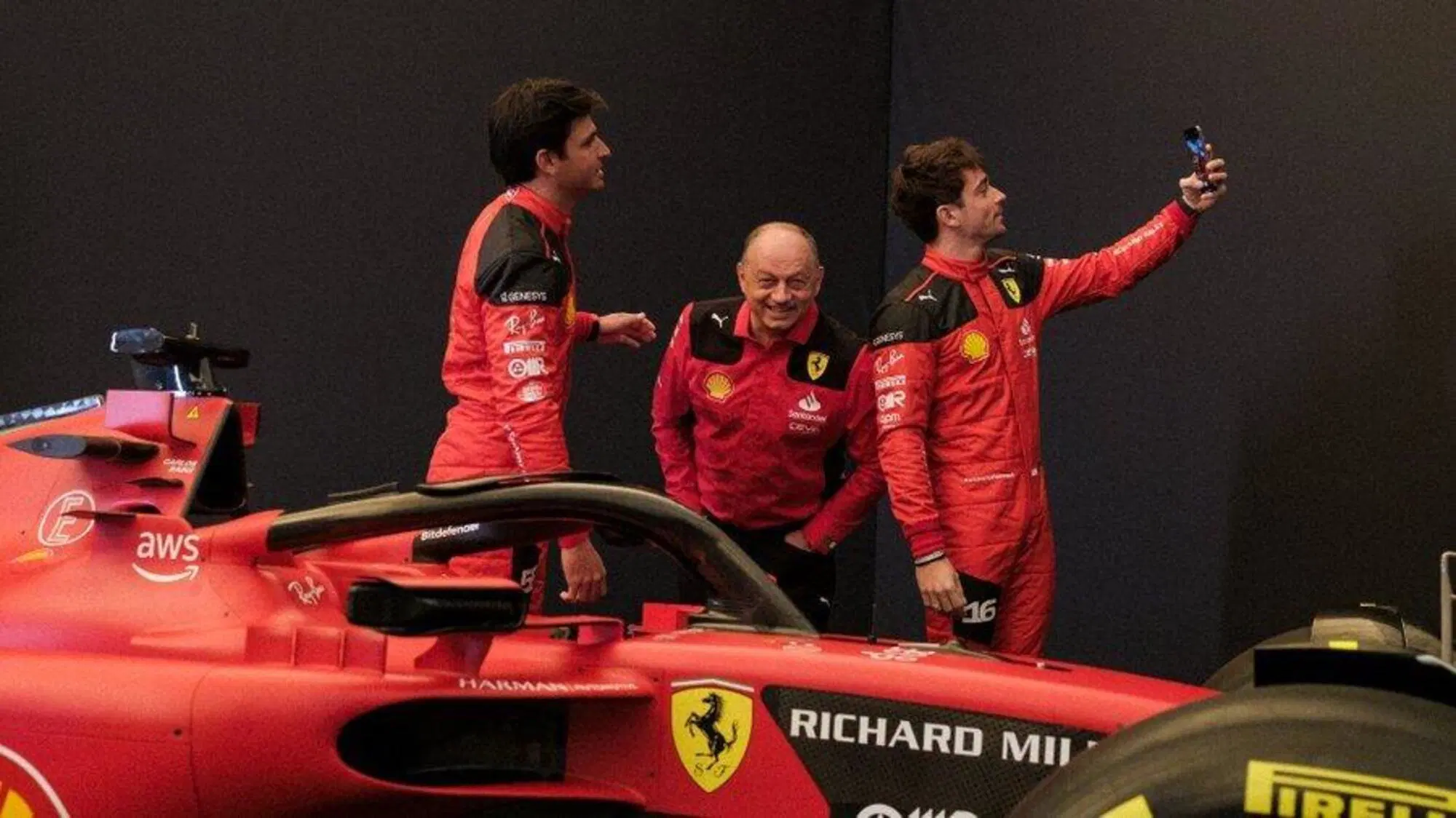 Carlos Sainz, Fr&eacute;d&eacute;ric Vasseur e Charles Leclerc