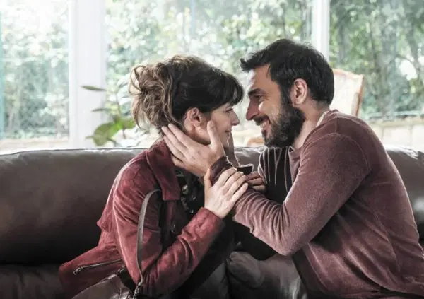 "Era ora" &egrave; un film leggero che ci spiega quanto &egrave; difficile amare. E non c'&egrave; niente di pi&ugrave; serio...