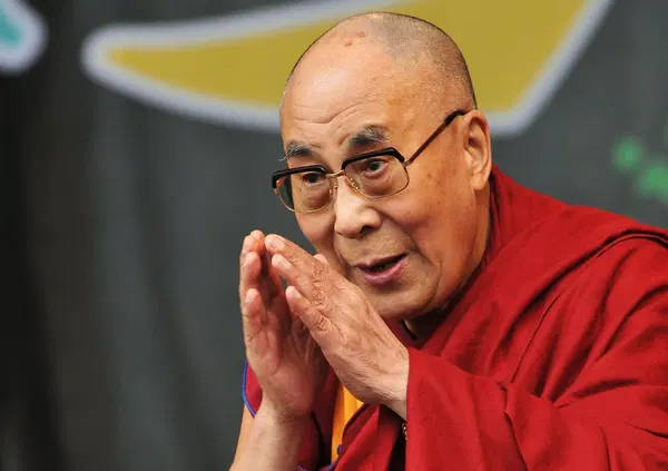 Dalai Lama, macch&eacute; pedofilia! L'esperto ci spiega la manipolazione sulla questione tibetana