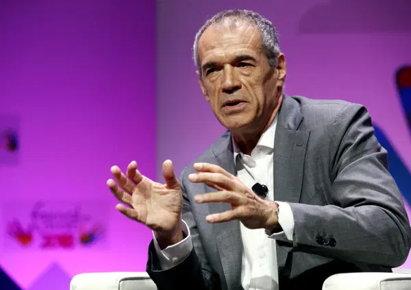 Cottarelli: "Con Quota 100 meno soldi a giovani e istruzione". E mette in guardia il governo: "&Egrave; tempo di una nuova spending review..."