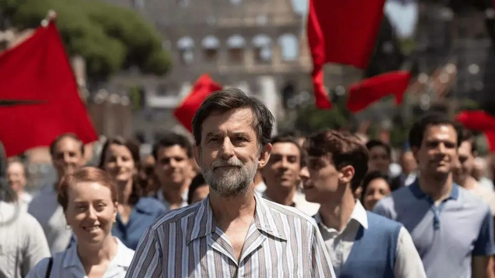 Nanni Moretti durante una scena de Il sol dell'avvenire
