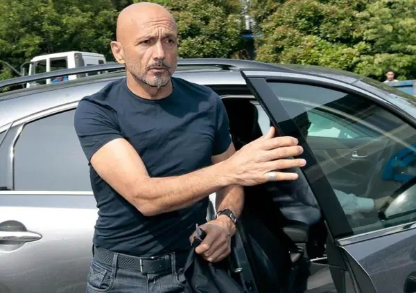 Napoli da scudetto: tutte le auto della squadra di Spalletti. E c'&egrave; chi non ha la patente...