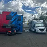 Danilo Petrucci, l’inguaribile romantico, mette in ombra Marc Marquez (e il suo bestione) a Le Mans! Anche con un piccolo camper… 3