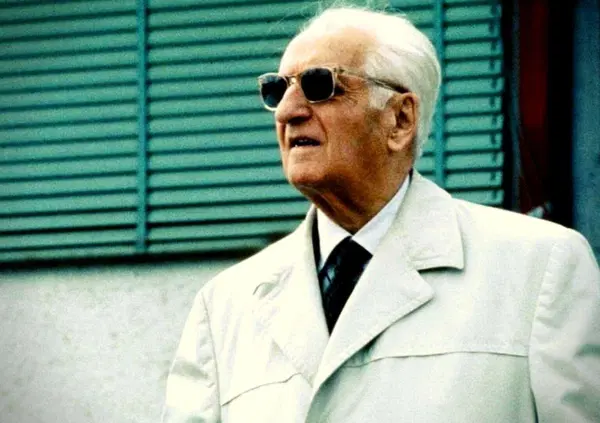 Enrico Brizzi racconta il mito Enzo Ferrari, "un sentimentale con la faccia da duro" 