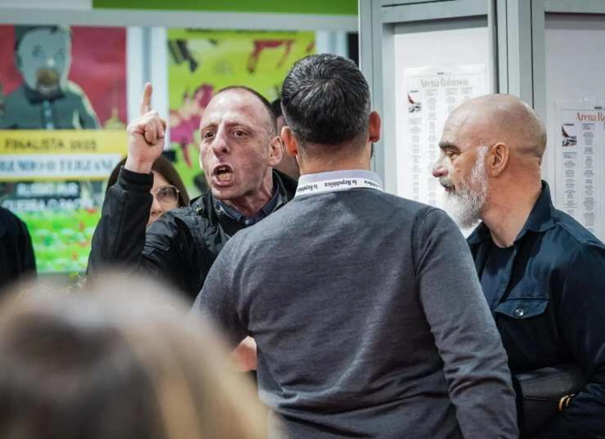 Il no vax accusato di aver "aggredito" verbalmente l'immunologa Antonella Viola