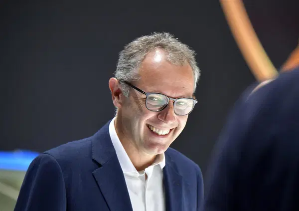 "I piloti possono dire quello che vogliono ma non devono essere egoisti". Domenicali punzecchia chi critica i nuovi format