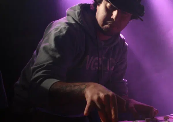 Dj Shocca vent&rsquo;anni dopo: bentornati nella chiesa old school dell&rsquo;hip hop &ldquo;Sacrosanto&rdquo;, con Inoki, Emis Killa, Gemitaiz e&hellip;