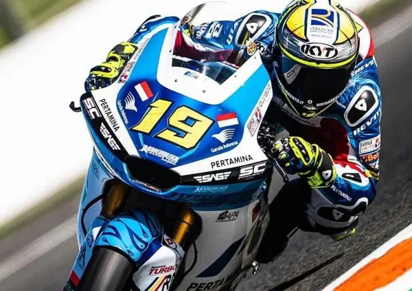 In Moto2 si fa il nome di due "intimi di Valentino Rossi"! E spunta un like sibillino...
