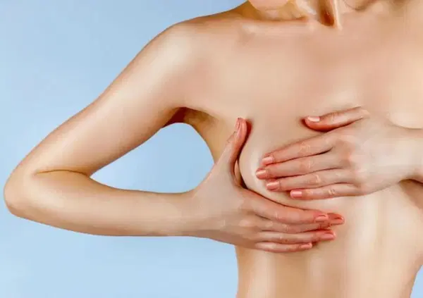 Per l'assessore Doria ricostruirsi il seno dopo un tumore &egrave; una perdita di tempo? Ecco la sua proposta assurda