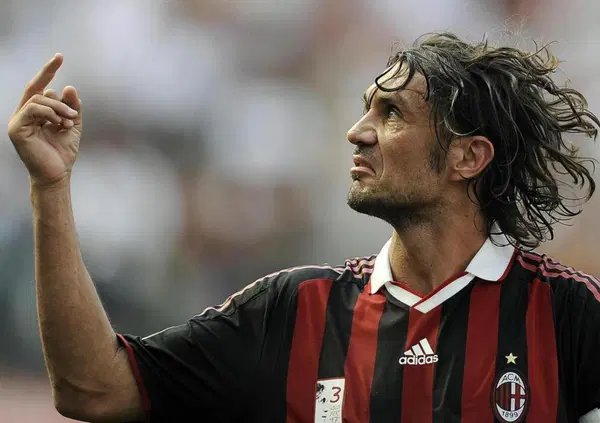 Perch&eacute; con l'addio di Maldini i tifosi rossoneri sono incaz*ati e dovrebbero scioperare (comodamente da casa) 