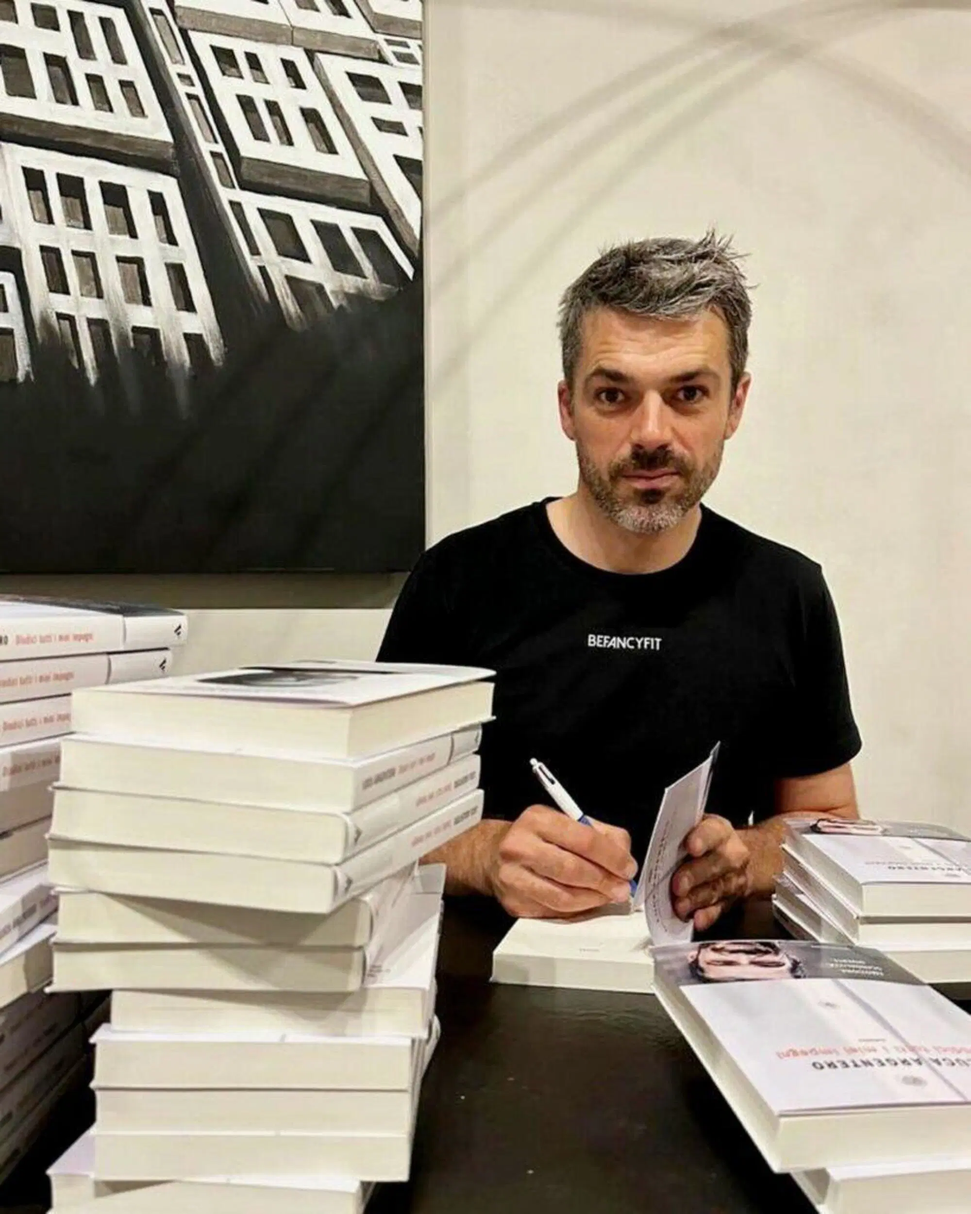 Luca Argentero alla presentazione del suo libro