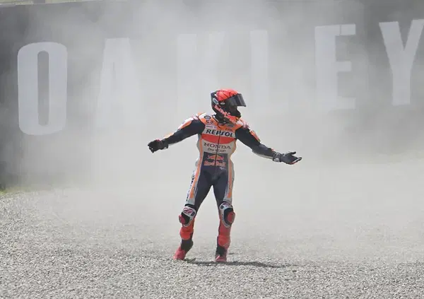 La sabbia e l&rsquo;orgoglio: Marc Marquez &egrave; la stella "cadente". Al Sachsenring si decider&agrave; fino a quando