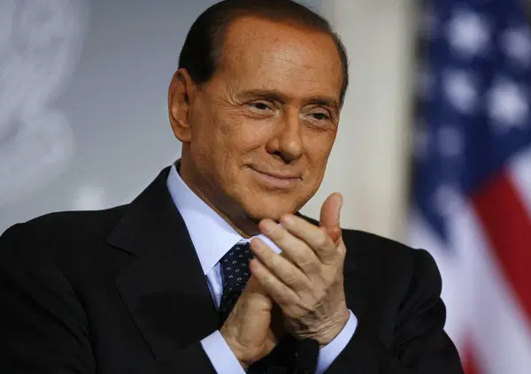 Perch&eacute; Emilio Fede non era ai funerali di Berlusconi? Tutta colpa dell'autista: &ldquo;Va arrestato&hellip;&rdquo;