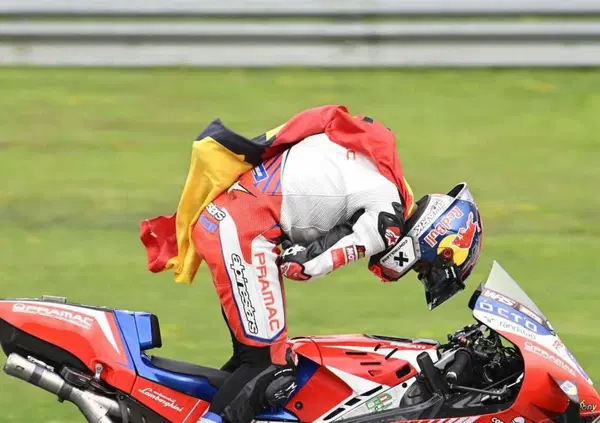 Jorge Martin: una vecchia bandiera racconta la sua storia pazzesca. Pianse per Valentino Rossi, ma ora &egrave; l'anti-Pecco