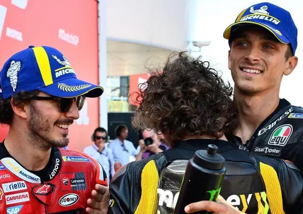 Academy(ci) all'Universit&agrave;: Valentino Rossi s'&egrave; preso tutta la prima fila di Assen dal divano di casa